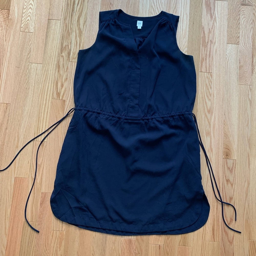 GAP Cinched waist chiffon knee length dress